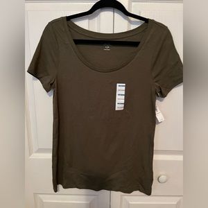 Scoop neck tee